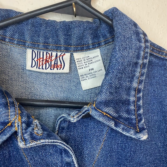 VINTAGE JEAN JACKET! - Picture 4 of 9